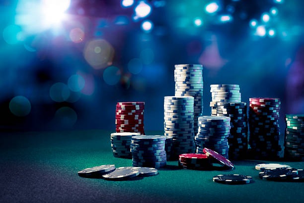 A user reviewing Liga 1 match statistics and odds on the alexistogel macau platform